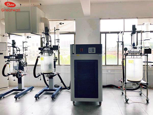 升降旋轉玻璃反應釜的優(yōu)勢