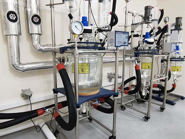 玻璃反應(yīng)釜使用過程中不能抽真空怎么辦？