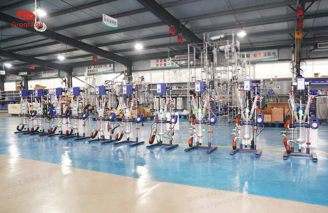 雙層玻璃反應(yīng)釜主要特點(diǎn)，使用規(guī)范